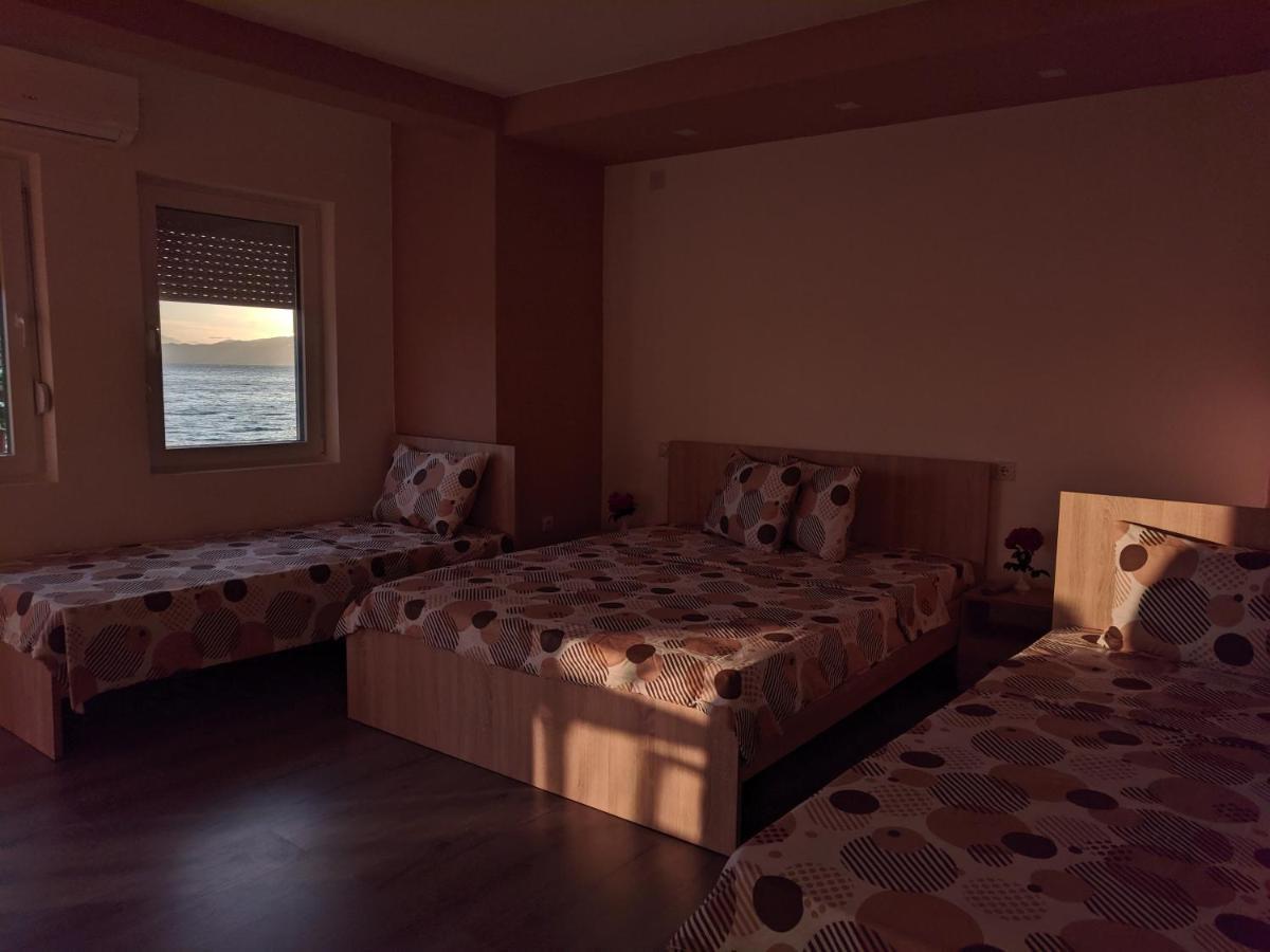 Ajkoski Apartments Пештани Экстерьер фото