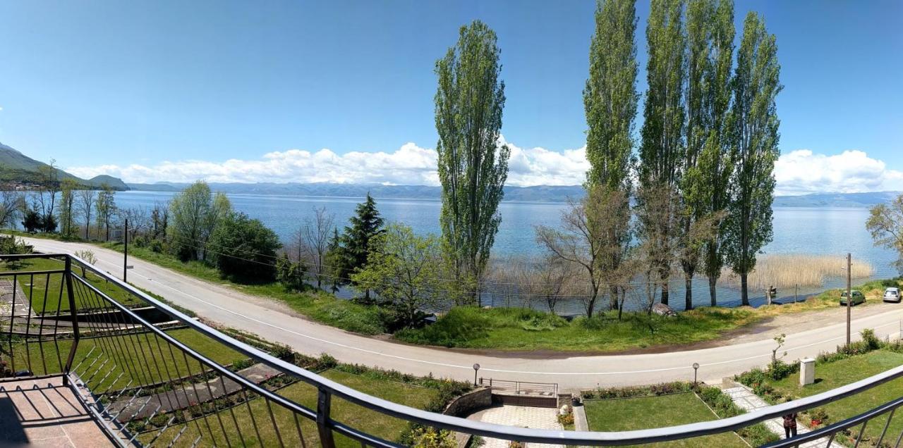 Ajkoski Apartments Пештани Экстерьер фото