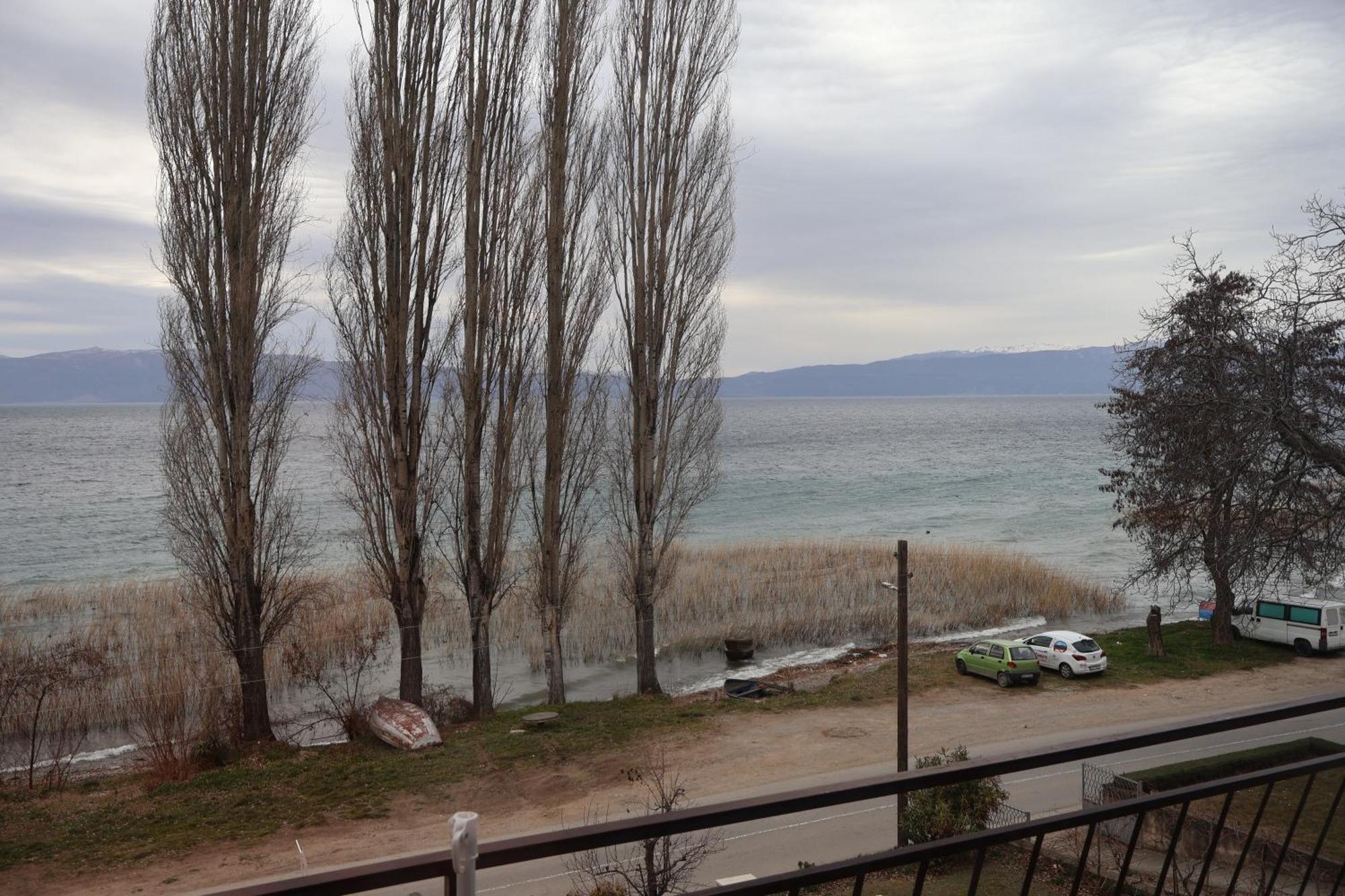 Ajkoski Apartments Пештани Экстерьер фото